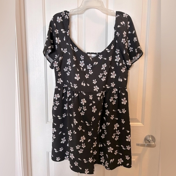 Floral Black Women's Romper - Picture 2 of 6